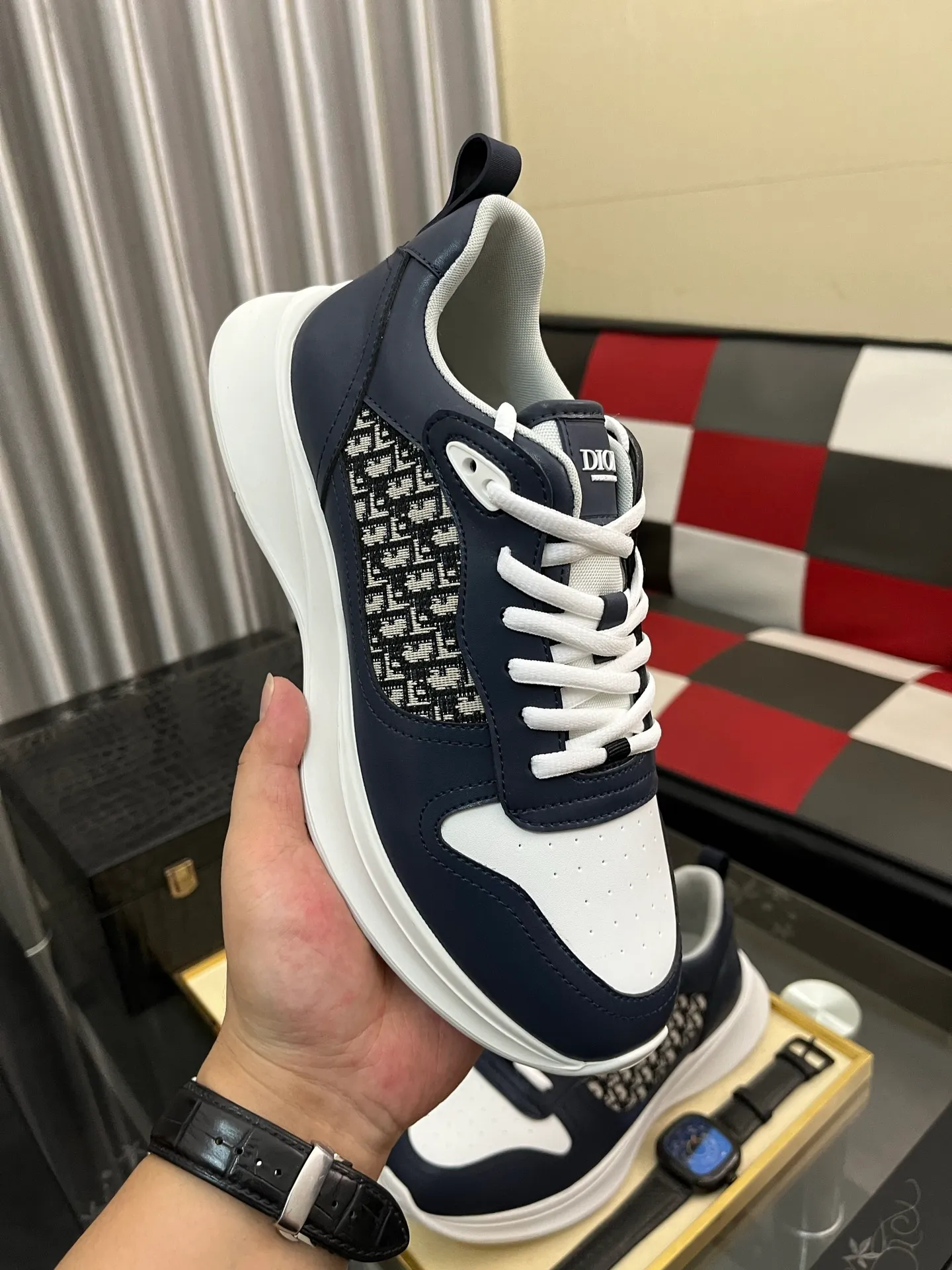 Men's shoes💰: 380⌚️⌚️[Dior] Dior's new men's genuine leather casual shoes, the highest version on the market, any comparison is welcome🆚! The original leather has excellent texture and is super high-end! Fetal sheep net lining imported from Italy, removable pad! Luxurious materials and fine workmanship, highly recommended! Code number: 38-445️⃣Colors available